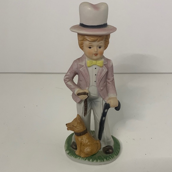 Charming Pink and White Ceramic Figurine - Picture 1 of 2
